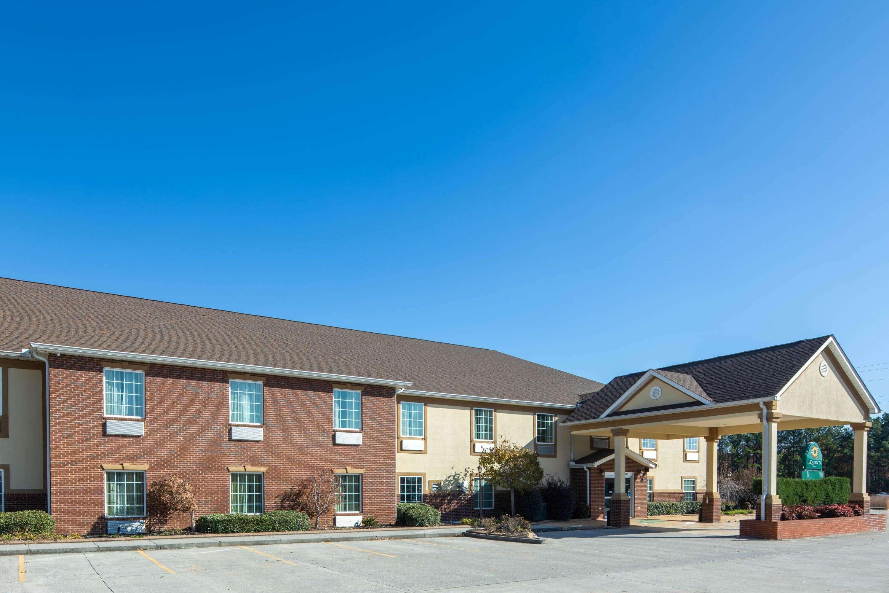 La Quinta Inn By Wyndham Calhoun South I-75 Exterior photo