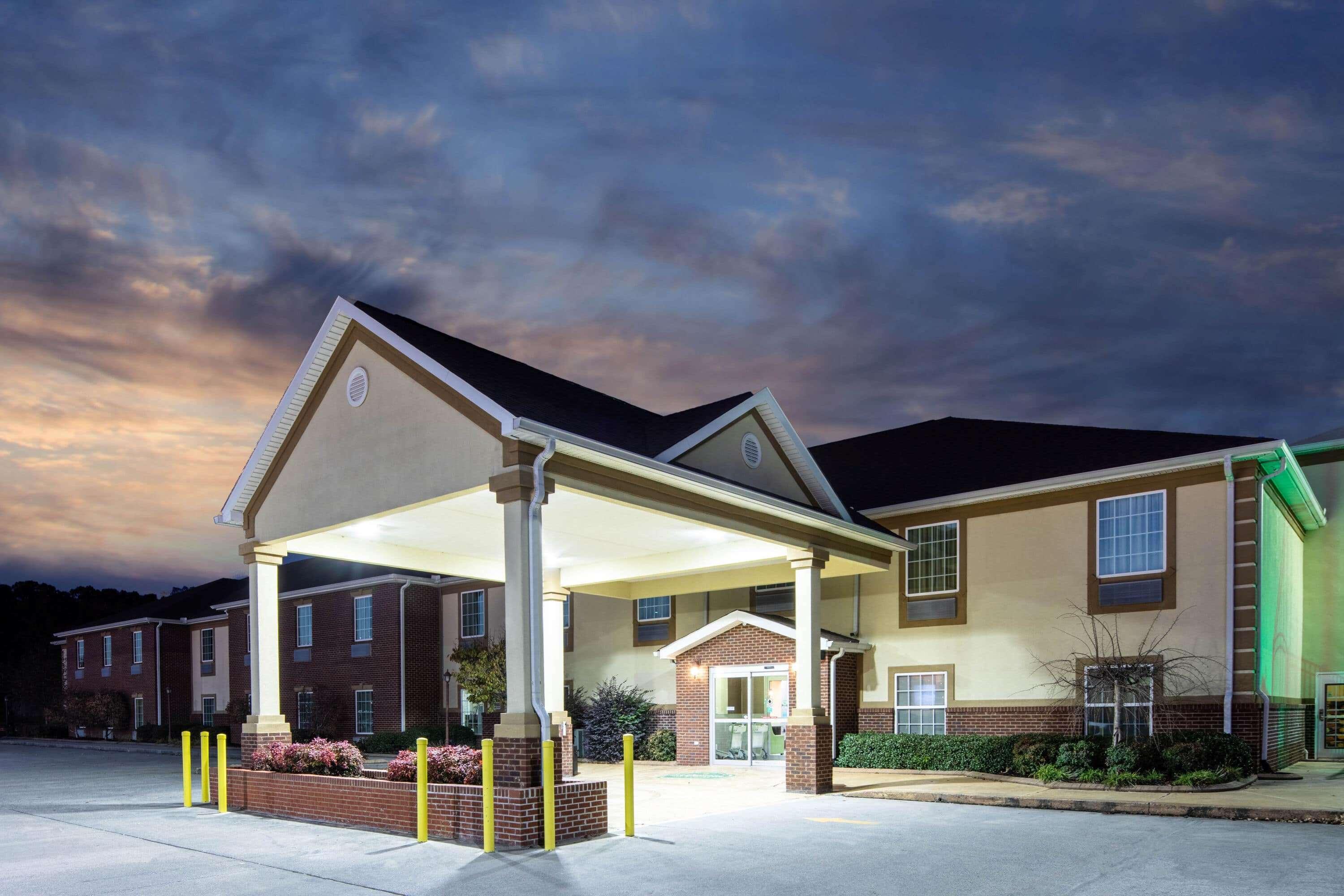 La Quinta Inn By Wyndham Calhoun South I-75 Exterior photo