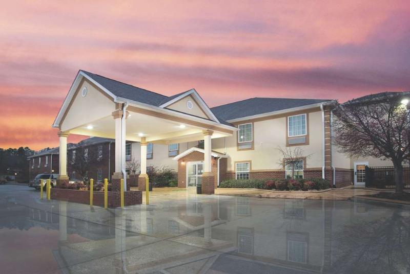 La Quinta Inn By Wyndham Calhoun South I-75 Exterior photo